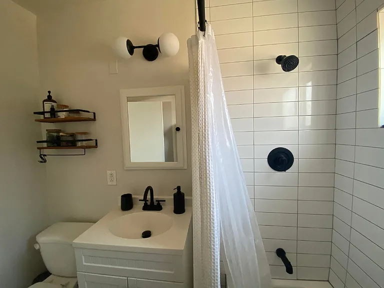 1015 E Citrus Way — Photo 11