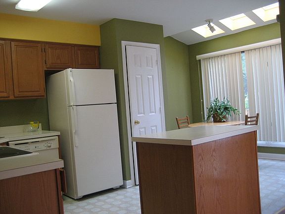 2nd image of 68 Drumcastle Ct
