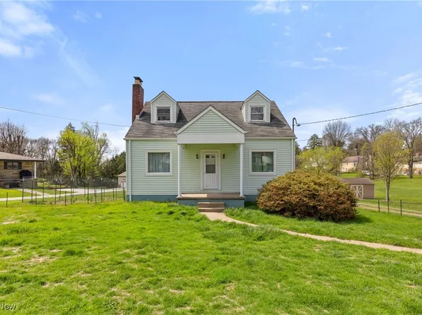 120 Hillcrest Dr, Wellsburg, WV 26070