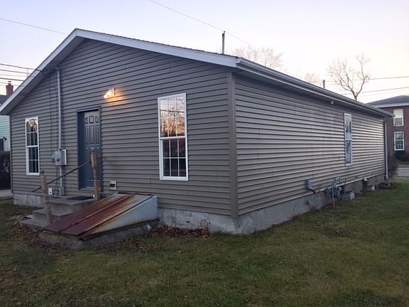 5th image of 414 N 1st St