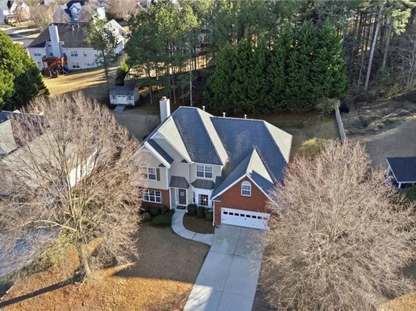 755 Willowwind Dr, Loganville, GA 30052