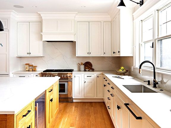 3rd image of 2 Abby Rd