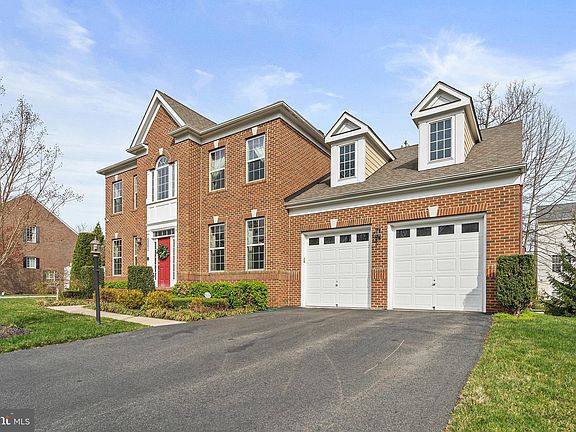 2nd image of 4561 Rona Pl