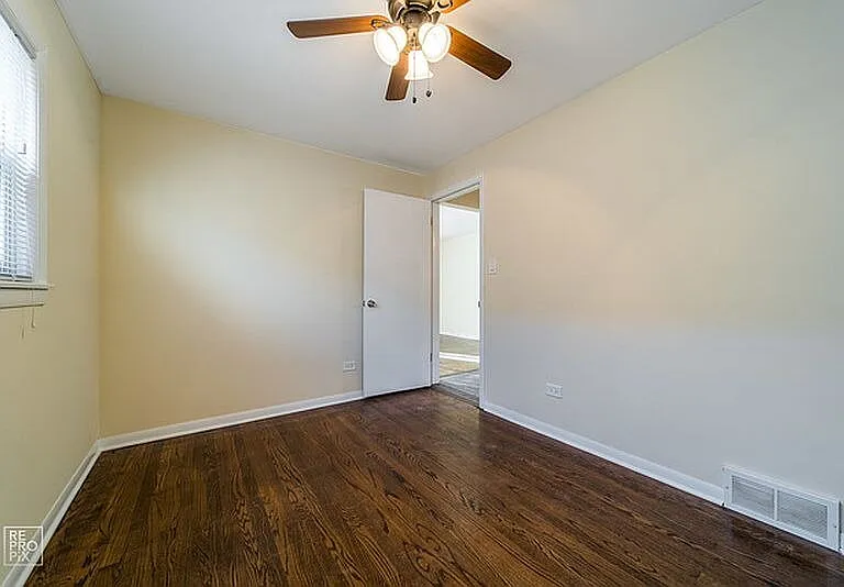 11233 S Whipple St — Photo 7