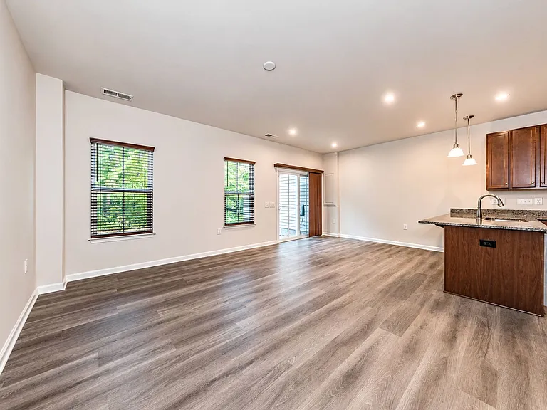 133 Capeside Ct — Photo 5