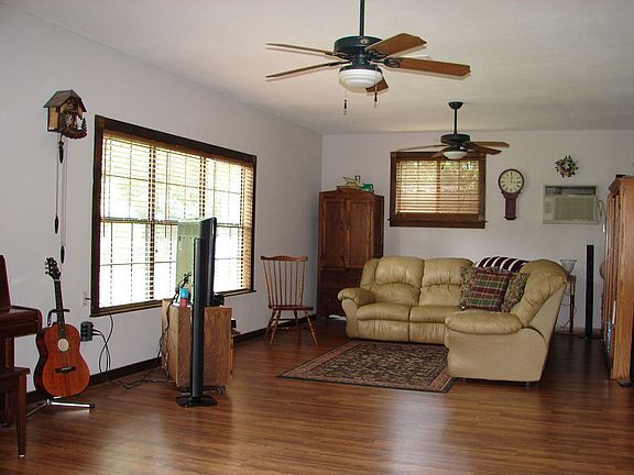 2nd image of 1151 Alma Dr