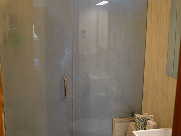 New Mbath & steam shower