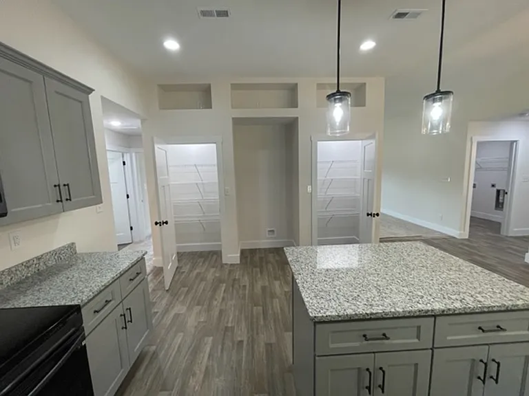 2422 Patrick Ave — Photo 5