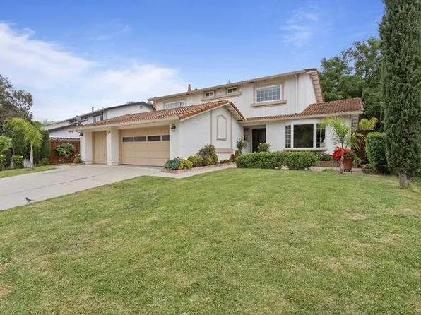 890 Greenwich Dr, Gilroy, CA 95020