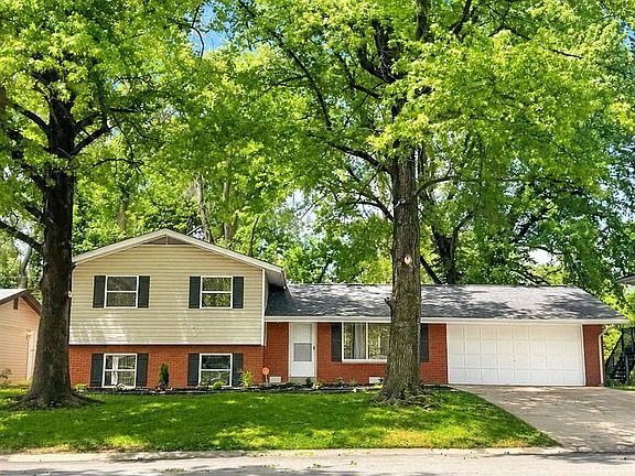 2nd image of 216 Laurel Dr