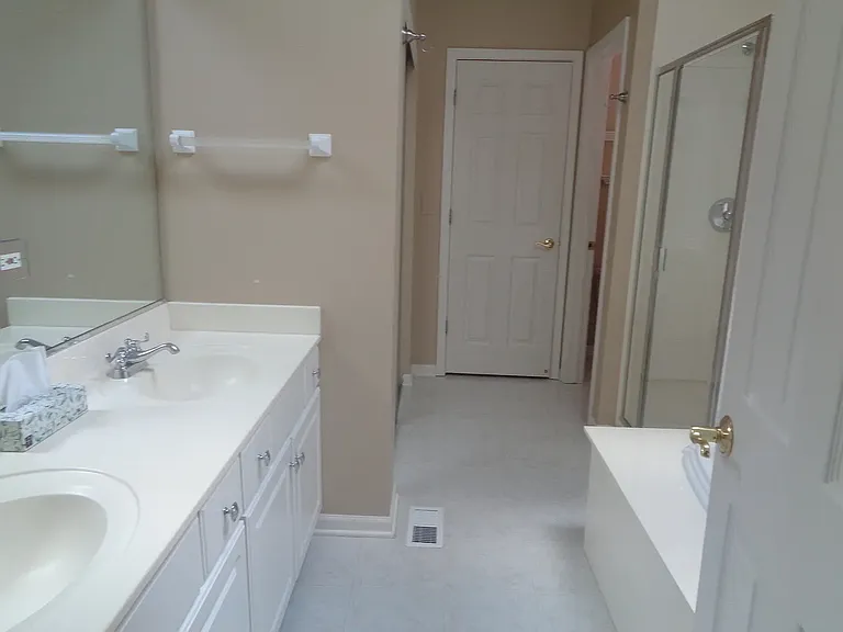 1617 Astor Ave — Photo 12
