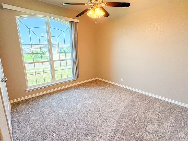 2907 Montague County Dr — Photo 19