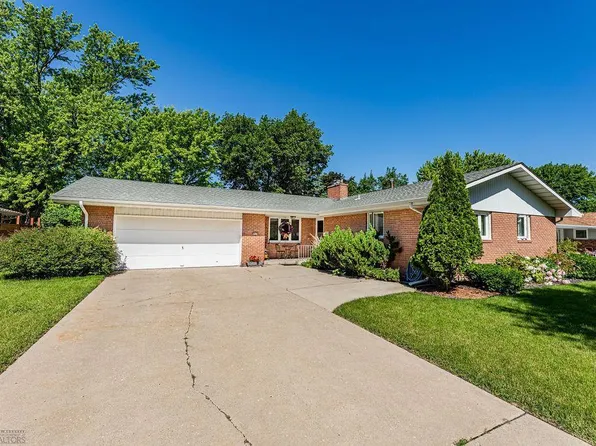 2314 Willow Rd N, Fargo, ND 58102