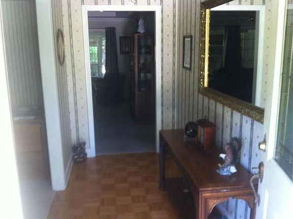 2nd image of 3518 Woodridge Dr
