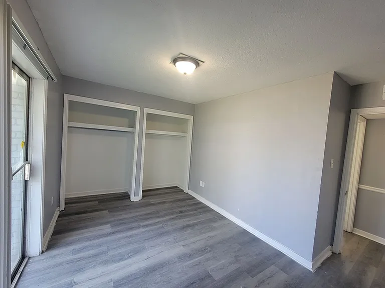 225 W McDowell Rd — Photo 63