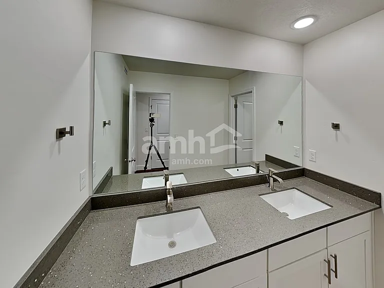 278 N Allen Ln — Photo 16