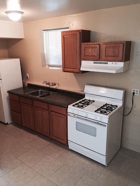2nd image of 715 B St APT C