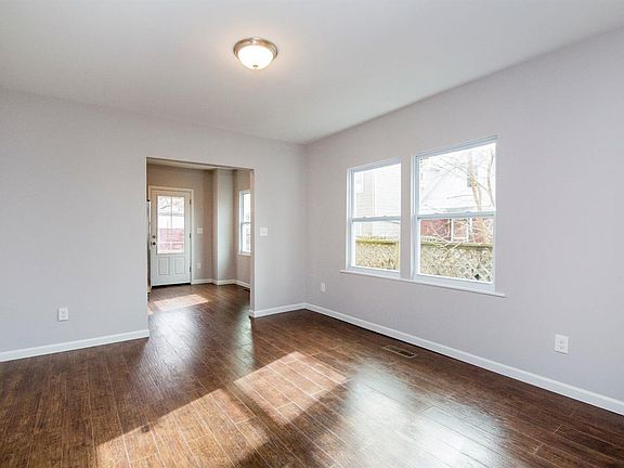 5th image of 5106 Silver St