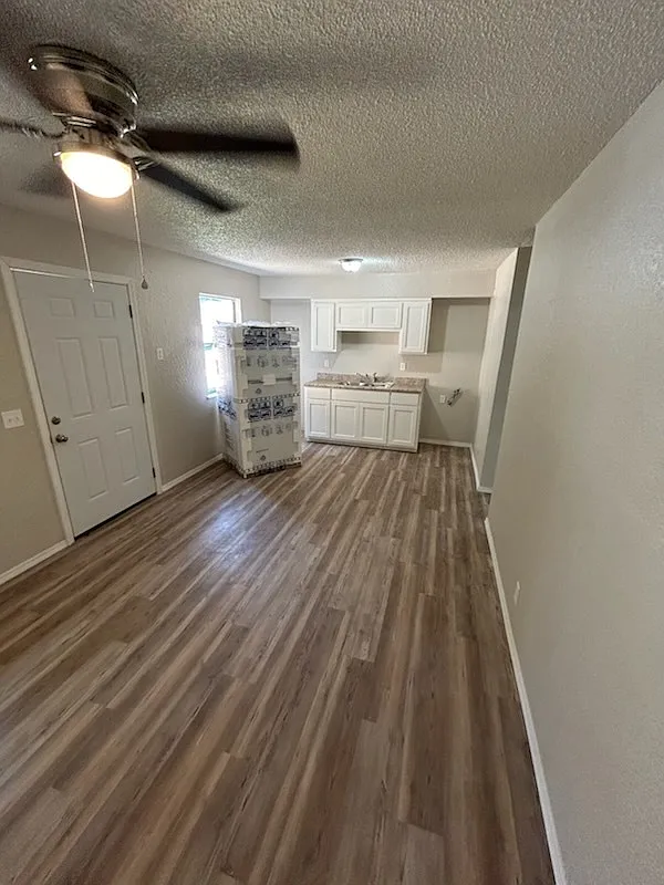 205 Randal — Photo 2