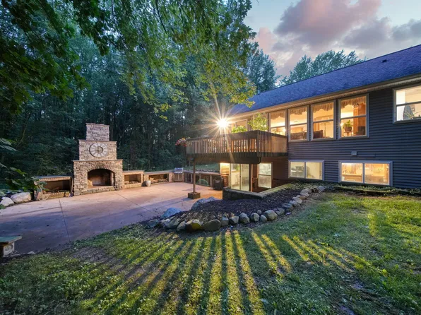 8395 Dalton Rd, Onsted, MI 49265