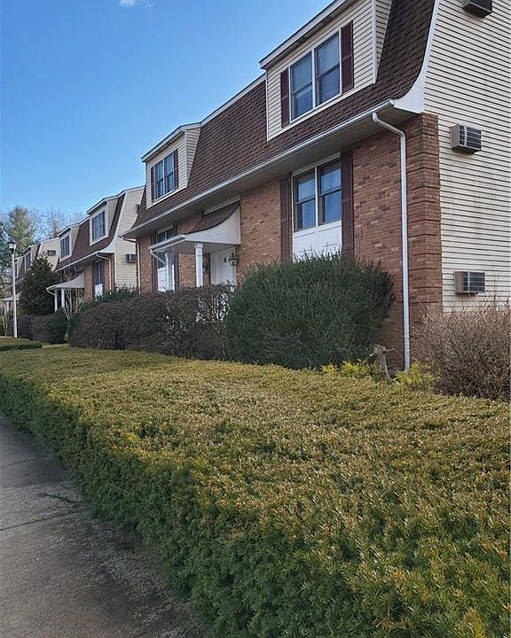 300 Boston Post Road