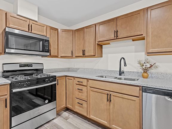 4th image of 2034 W 75th Pl #27