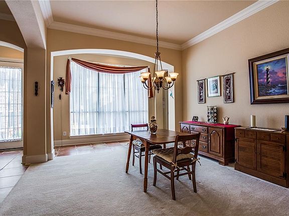 5th image of 5801 Sweetbriar Dr