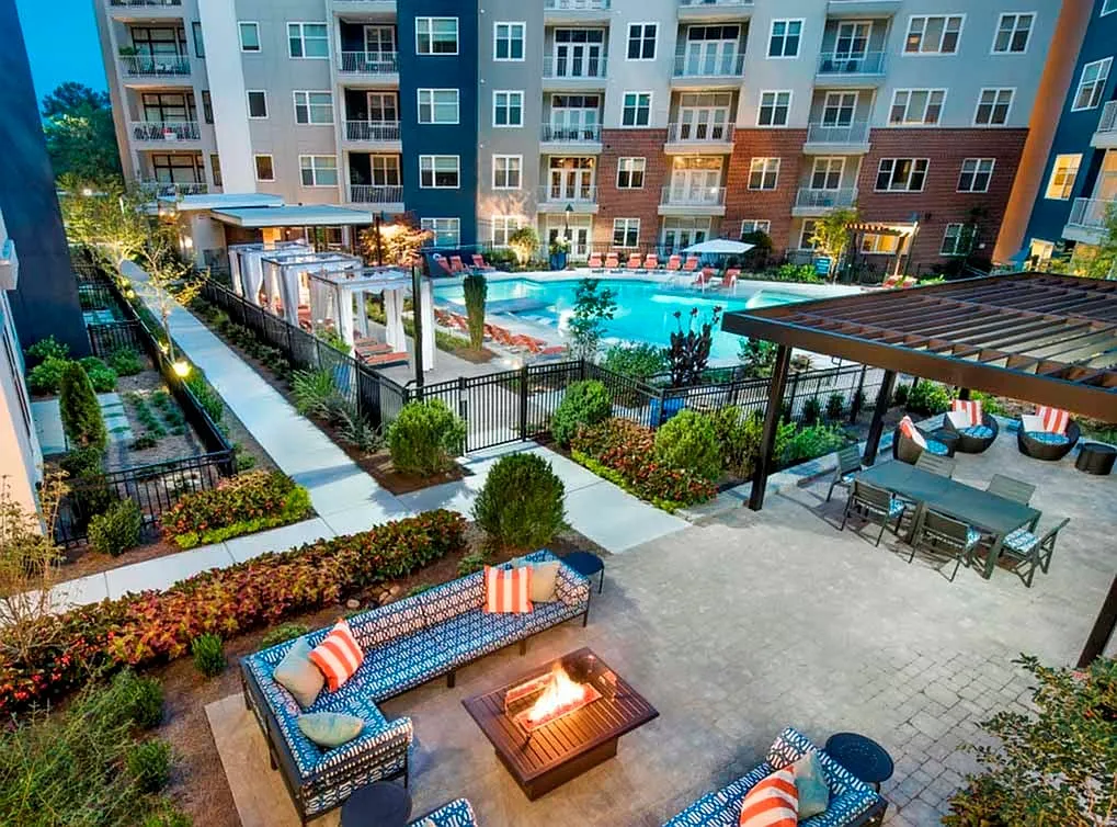 AMLI Buckhead — Photo 2