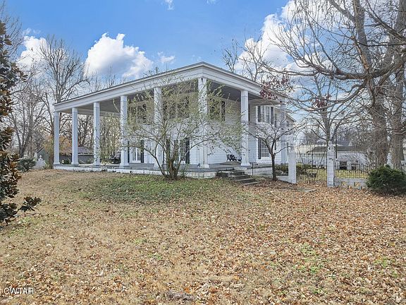 5th image of 221 Poplar St