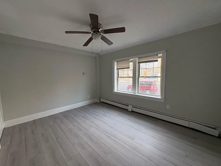 Brooklyn Manor — Photo 33