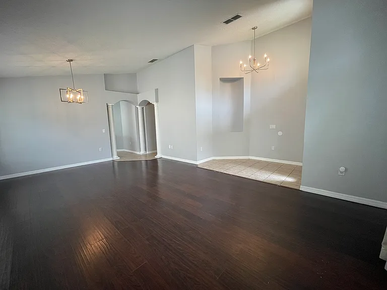 13826 Mirror Lake Dr — Photo 2