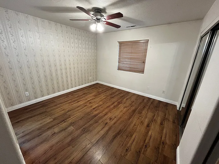 4192 W 150 N — Photo 11