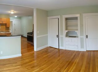 146 Boylston St #2L, Brookline, MA 02445