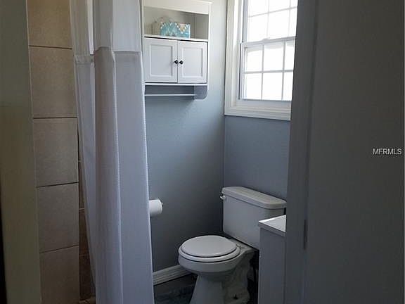 4th image of 15572 Bristol Cir W