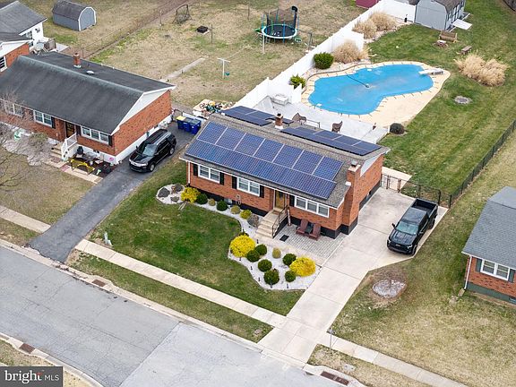 3rd image of 138 Reybold Dr