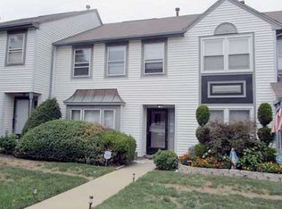 13 Heritage Sq, Sayreville, NJ 08872