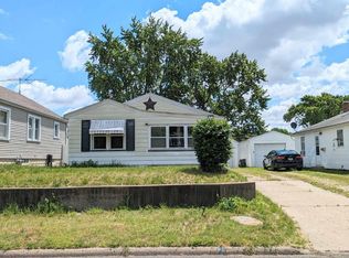 1316 S 6th St, Pekin, IL 61554