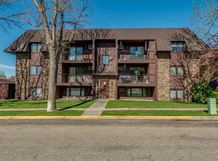 2036 N Kavaney Dr, Bismarck, ND 58501