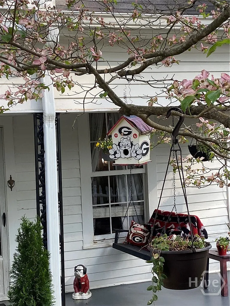 2 bed, 2.0 bath, 1600 sqft, $1,950 — Photo 2