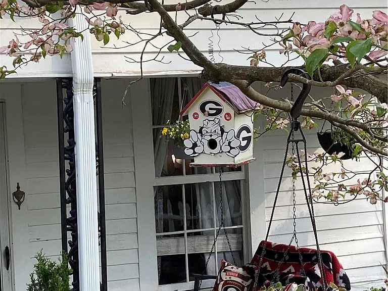 147 White Cir — Photo 2