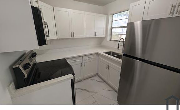 2nd image of 6049 SW 40th St Unit B