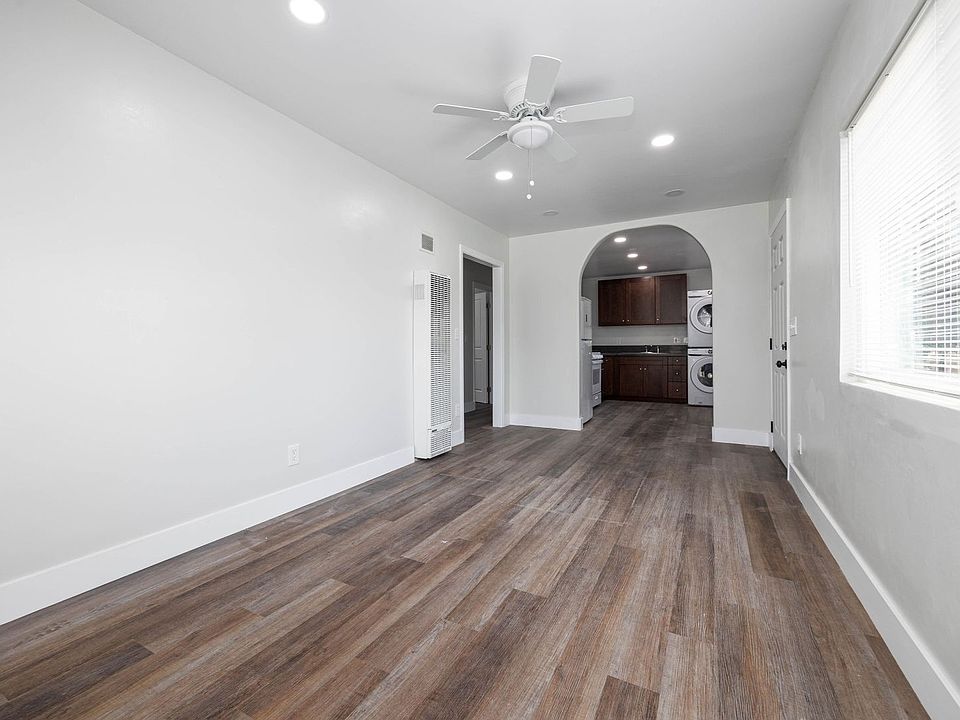 1st image of 1104 E Ave