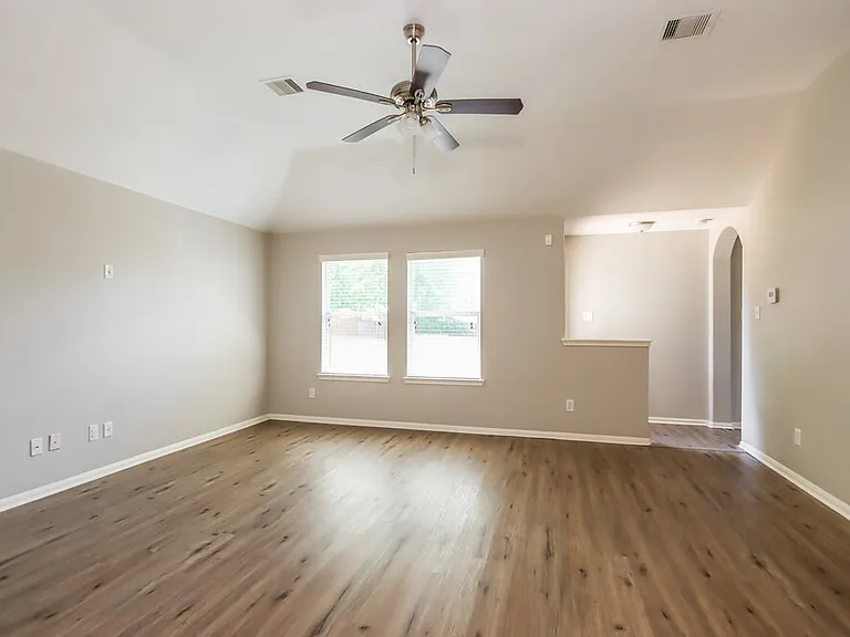 808 Dragonfly Dr — Photo 3
