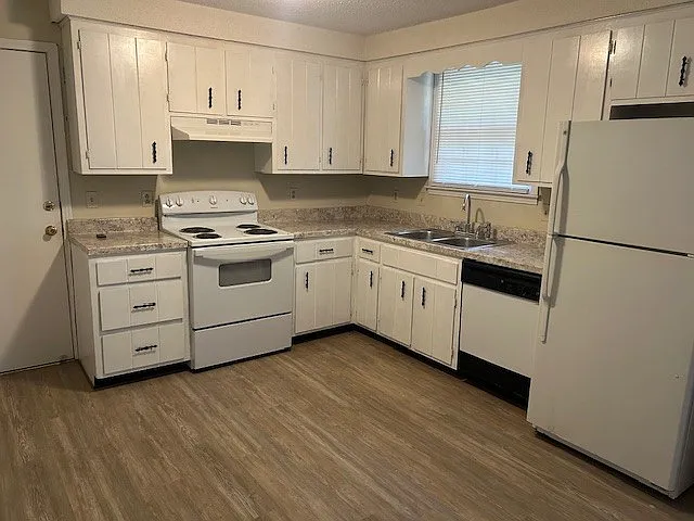 1273 Slayden Cir — Photo 3