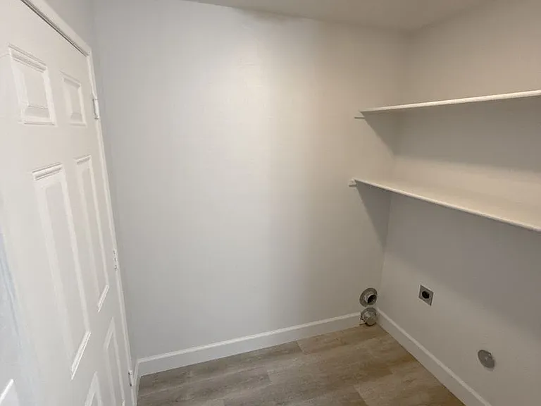 5513-5515 N Hills Dr #5517 — Photo 14