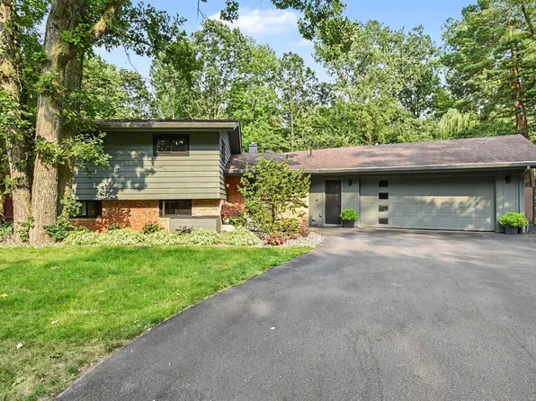 4120 Cruz Dr, Midland, MI 48642