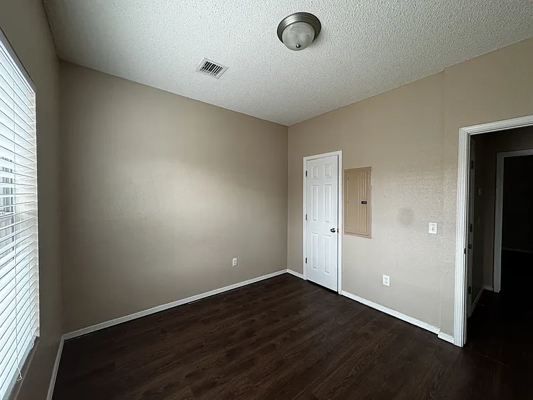 2521 Robert Wynn St #5 — Photo 9