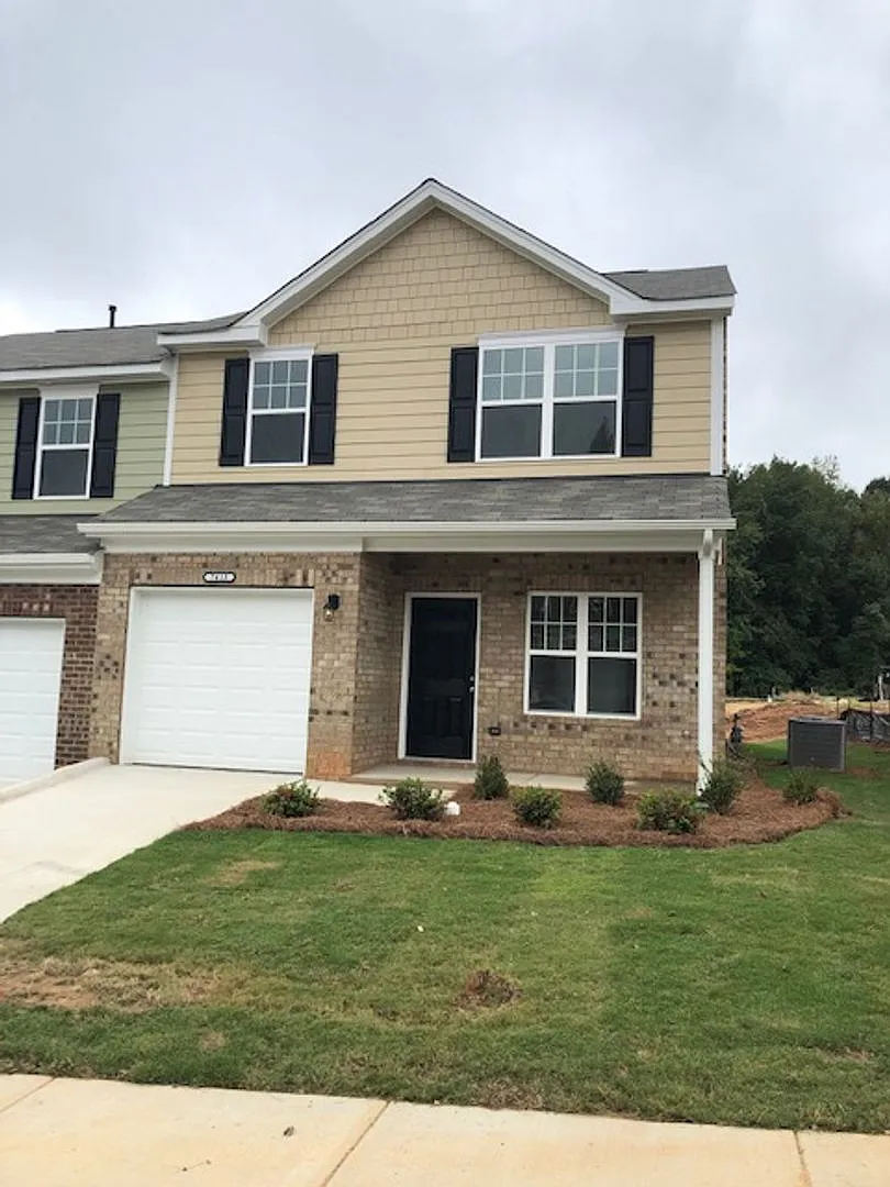 Coming Soon! Beautiful 3br 2.5ba Townhouse W/ In-Unit Laundry Garage Parking Stainless Kitchen In... — Photo 1