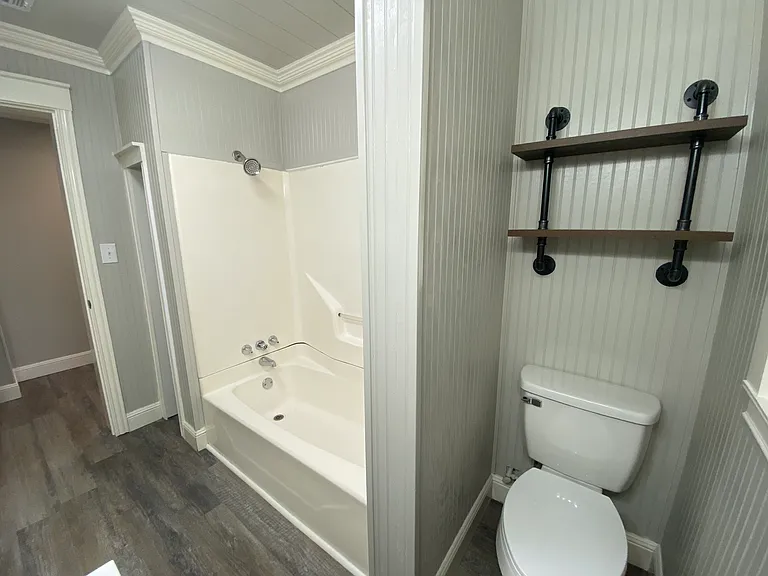 812 Brinker St — Photo 4