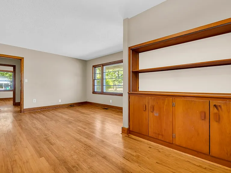220 Rebecca Ln — Photo 6